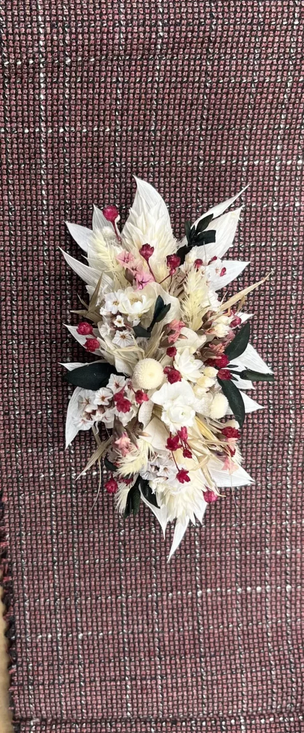 Boutonnière de poche pour mariage en fleurs séchées et stabilisées