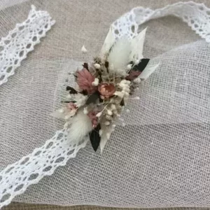 Bracelet en création florale idéal pour un mariage