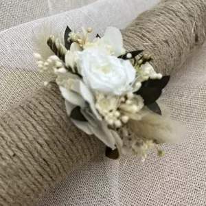 Manchette n creation florale pour vos événements ou pour porter comme un bijoux du quotidien