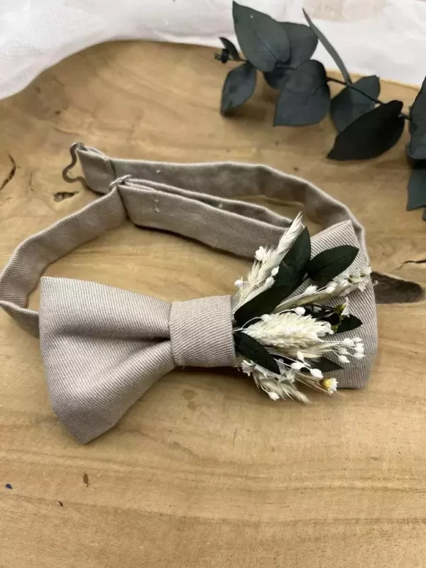 Noeud papillon pour homme pour un mariage avec des fleurs séchées et stabilisées