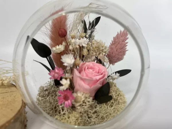 Sphère en fleurs séchéees et stabilisées, idéal pour votre décoration